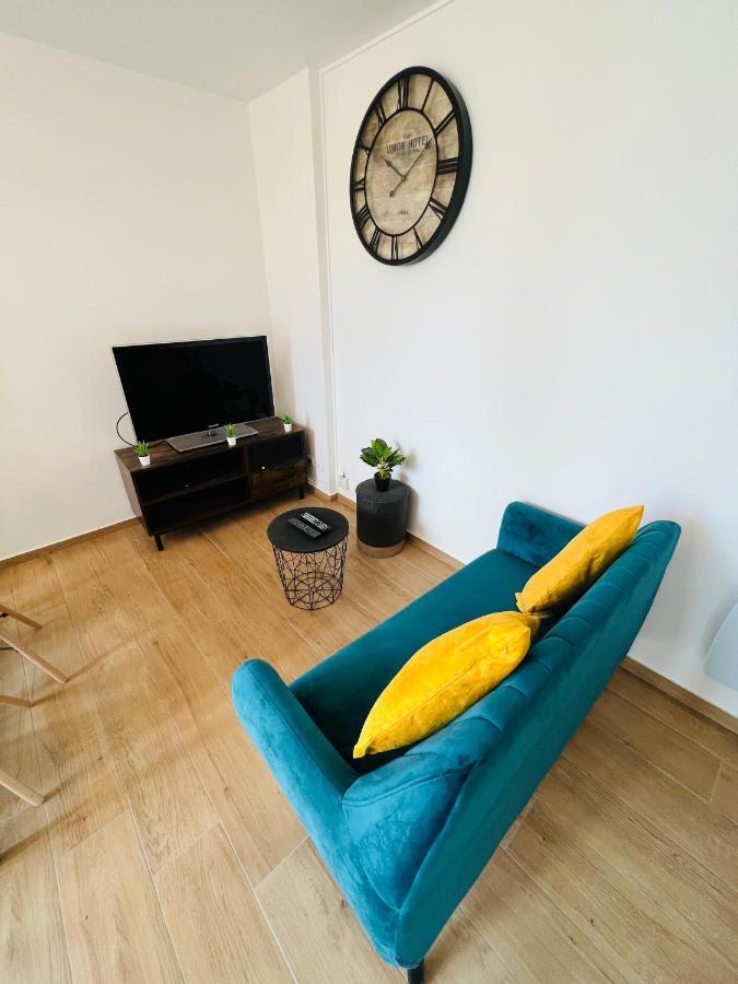 Appartement Luxueux Et Cosy Cergy Bagian luar foto